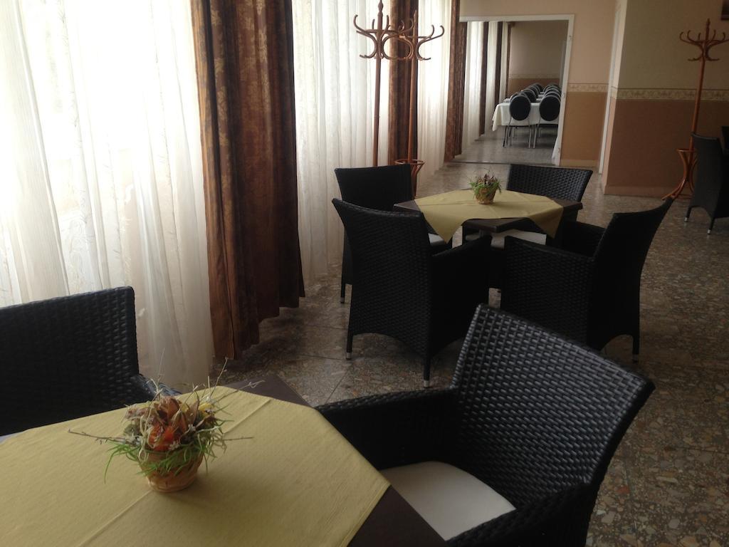 Vasvirag Hotel Celldömölk Екстериор снимка