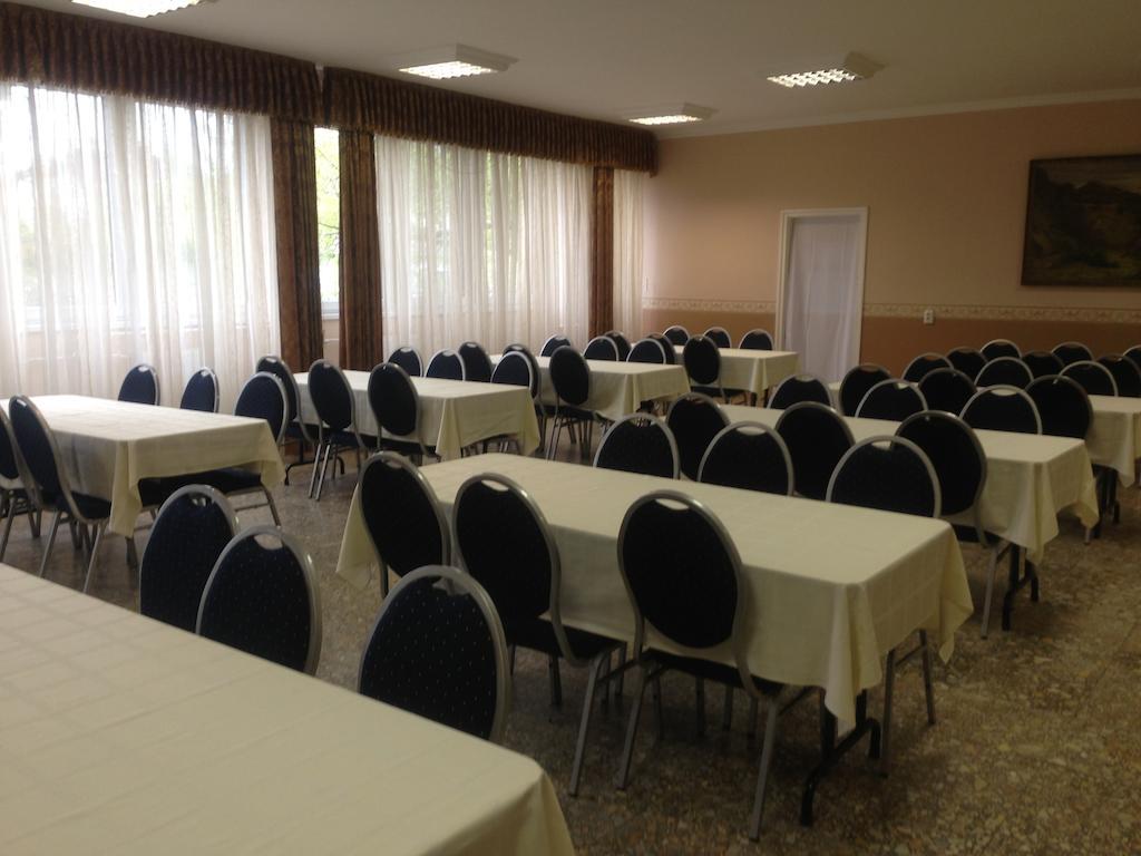 Vasvirag Hotel Celldömölk Екстериор снимка