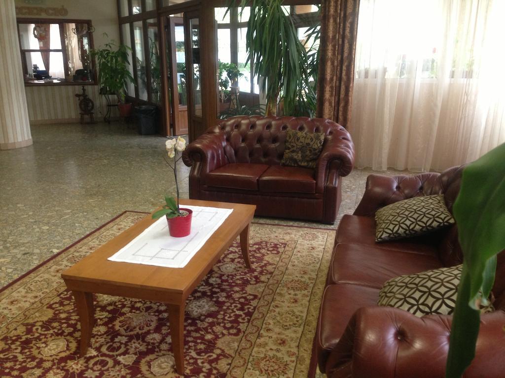 Vasvirag Hotel Celldömölk Екстериор снимка